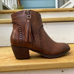 "Major-1 Brown.  Pierre Dumas